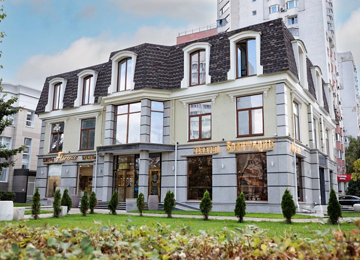 ТЦ «Бонифаций», ул. Щорса, 48Б